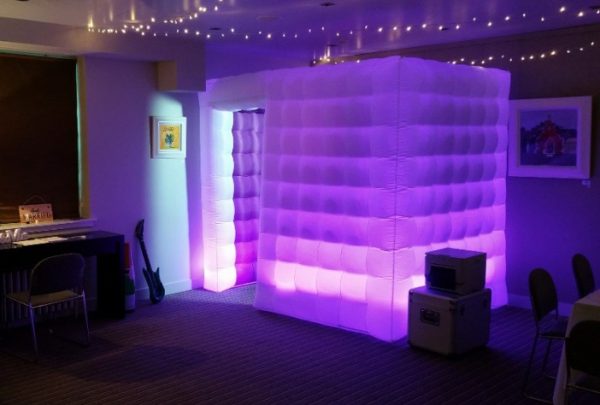 How to Make a Cool DIY Photo Booth
