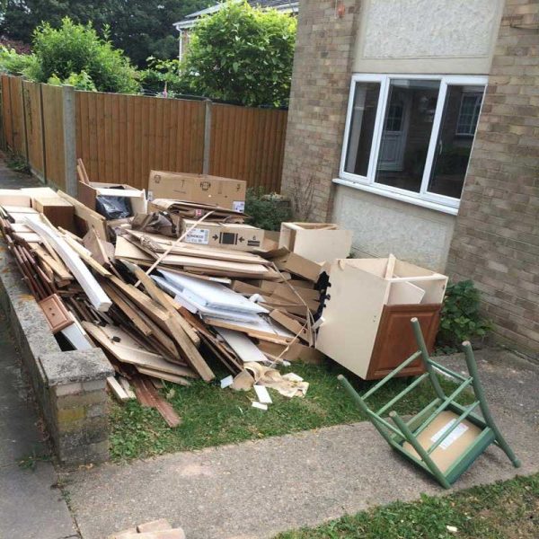 How to save money on the cost of rubbish removal