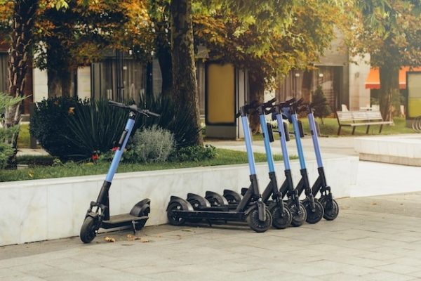 How to rent an electric scooter in Nice?