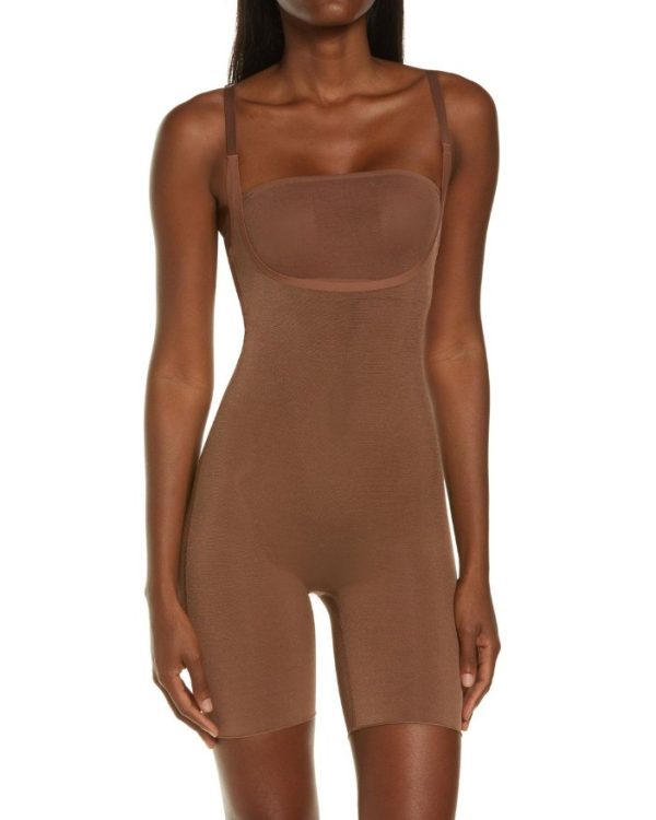 Unleash Your Confidence with Skims Bodysuits