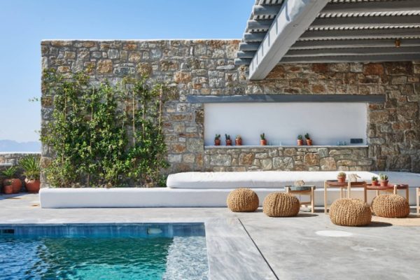 Escape to Paradise: Discover Mykonos Villas for Rent